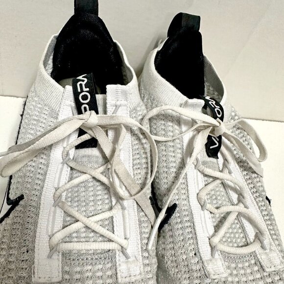 Athletic_Shoes